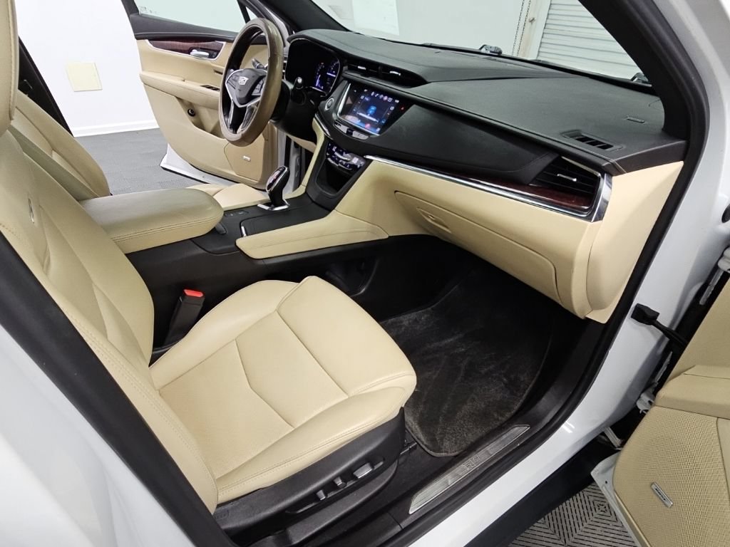 Used 2019 Cadillac XT5 Premium Luxury FWD image 38