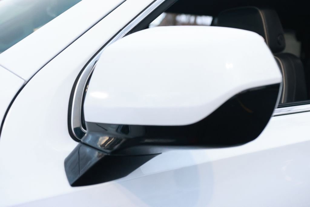 Used 2024 GMC Yukon SLT image 31