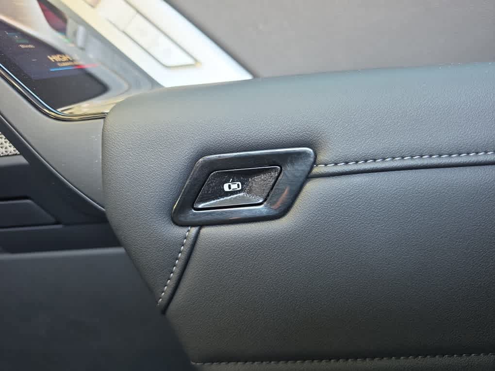 Used 2025 BMW 740i xDrive AWD/4WD image 35