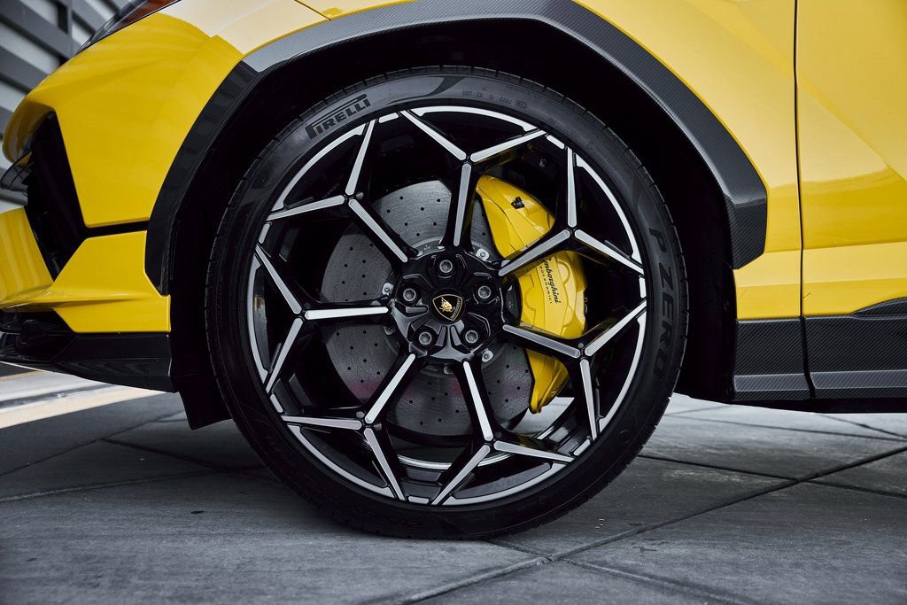 Used 2024 Lamborghini Urus Performante image 3