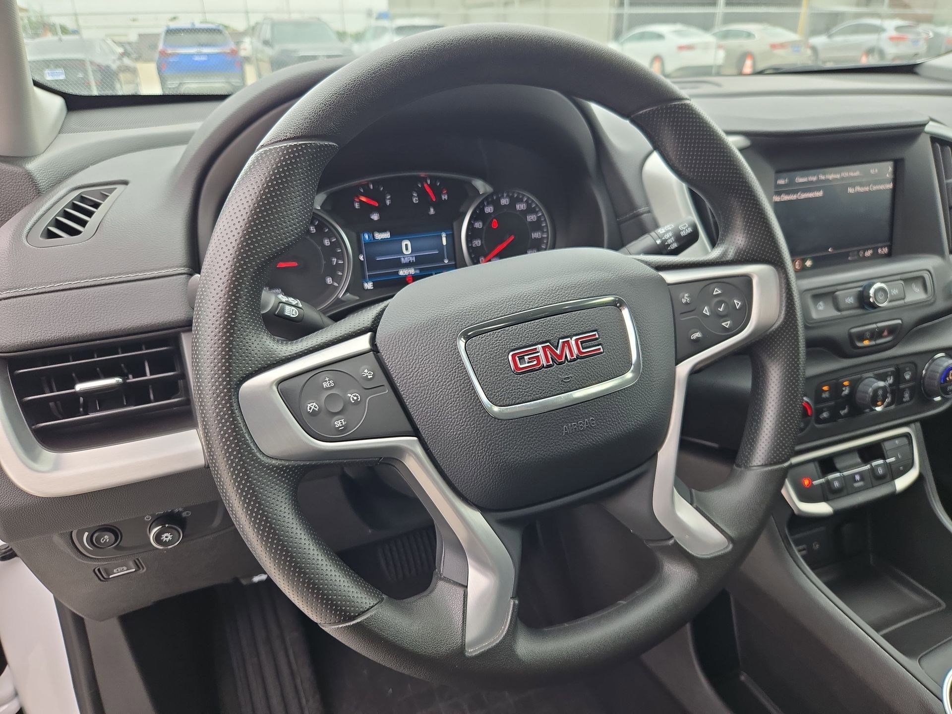 Used 2024 GMC Terrain SLE w/ Driver Convenience Package FWD image 17