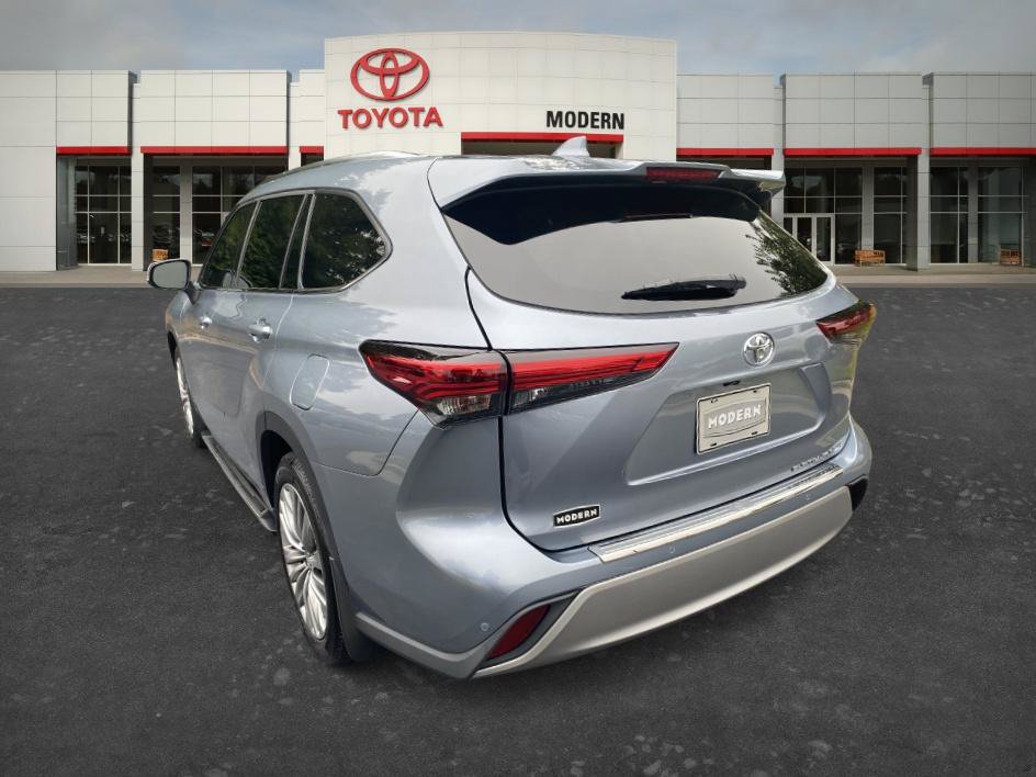 Certified 2021 Toyota Highlander Platinum AWD/4WD image 7