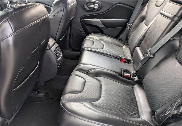 Used 2019 Jeep Cherokee Limited FWD image 17