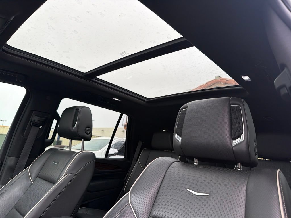 Used 2021 Cadillac Escalade Premium Luxury AWD/4WD image 12