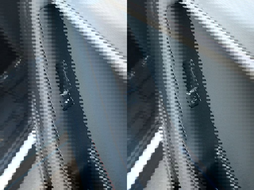 Used 2025 Ford Explorer Active w/ Active Comfort Package image 28