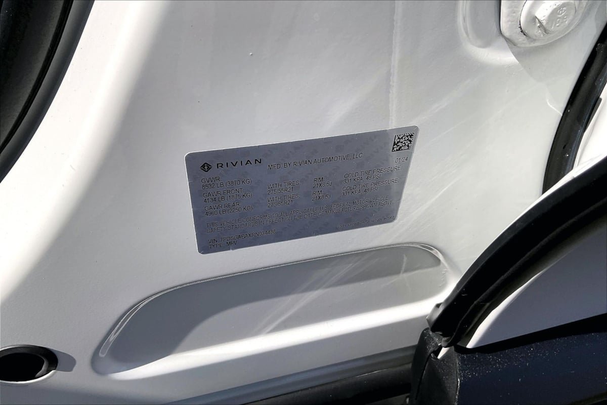 Used 2024 Rivian R1S Adventure Quad AWD/4WD image 33