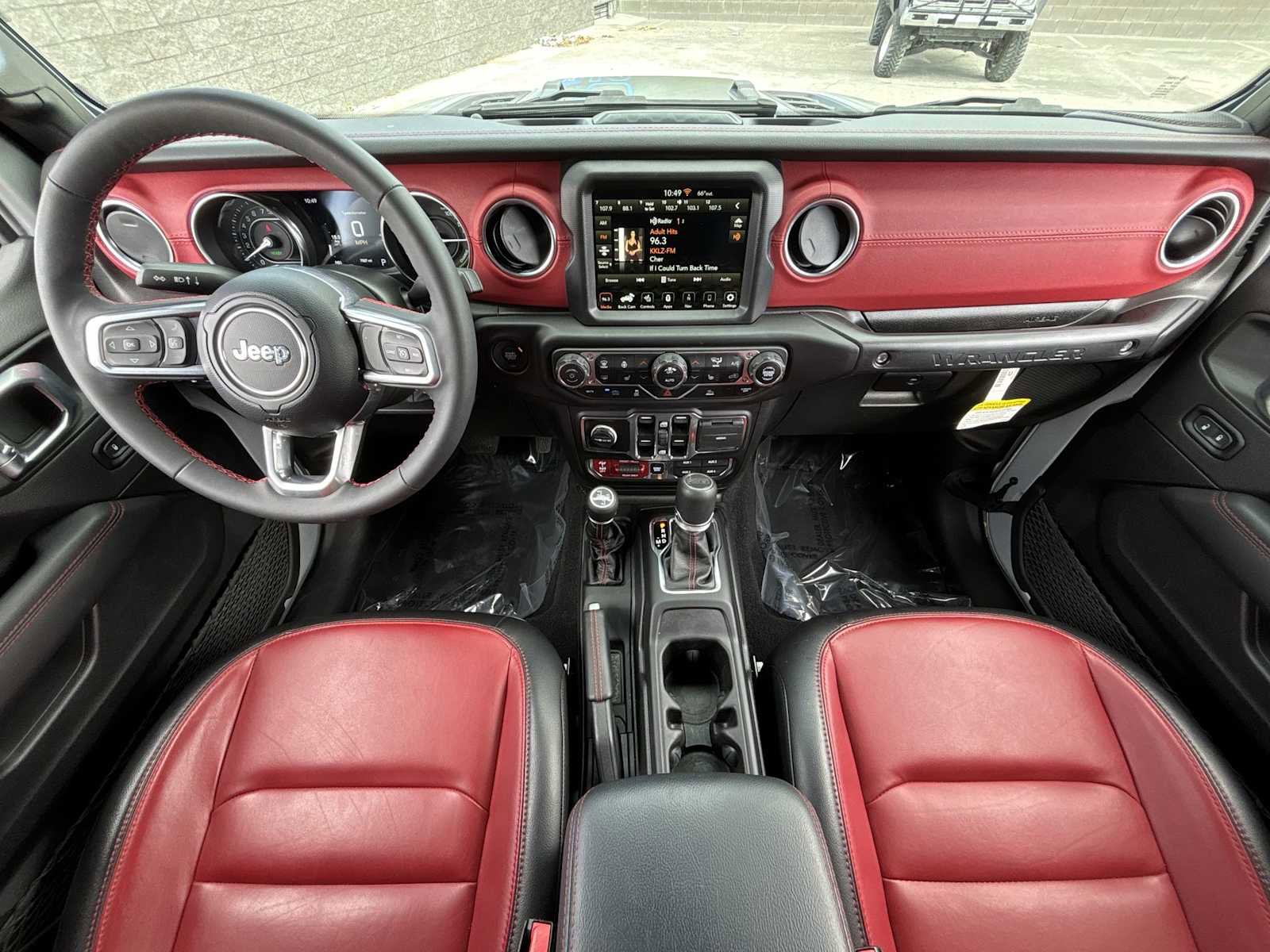 Used 2023 Jeep Wrangler Unlimited Rubicon 4xe AWD/4WD image 13