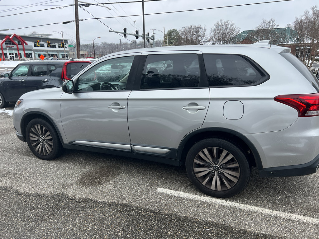 Used 2019 Mitsubishi Outlander ES image 7