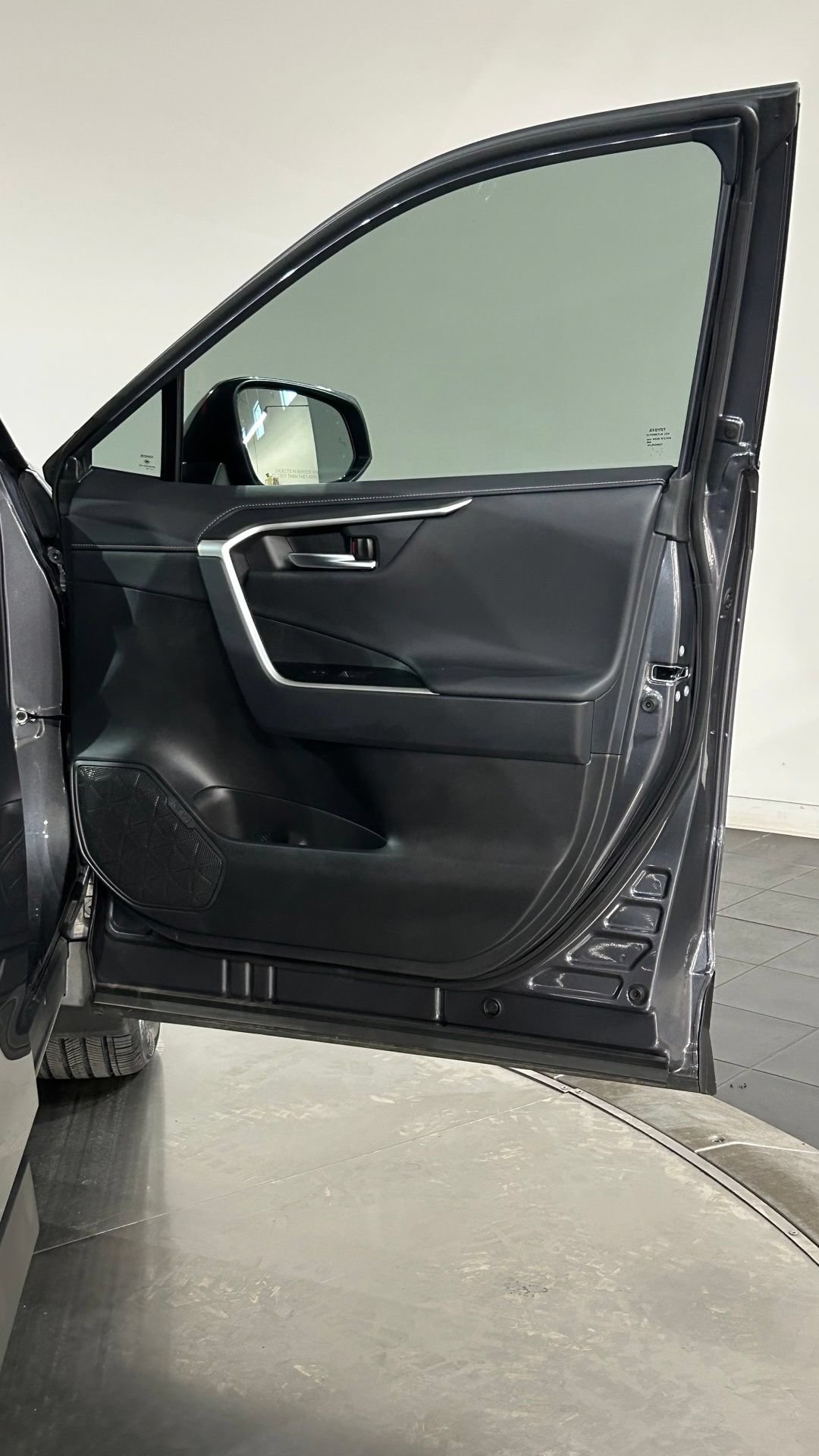 Used 2025 Toyota RAV4 Limited FWD image 52