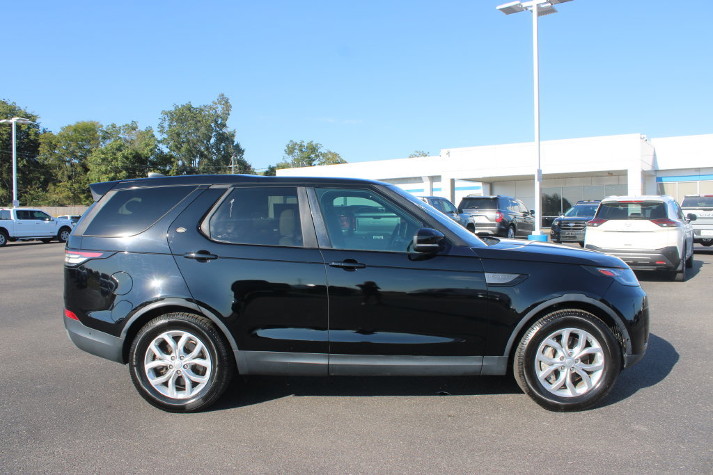 Used 2019 Land Rover Discovery SE AWD/4WD image 11