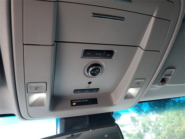 Used 2020 Chevrolet Suburban LT image 17