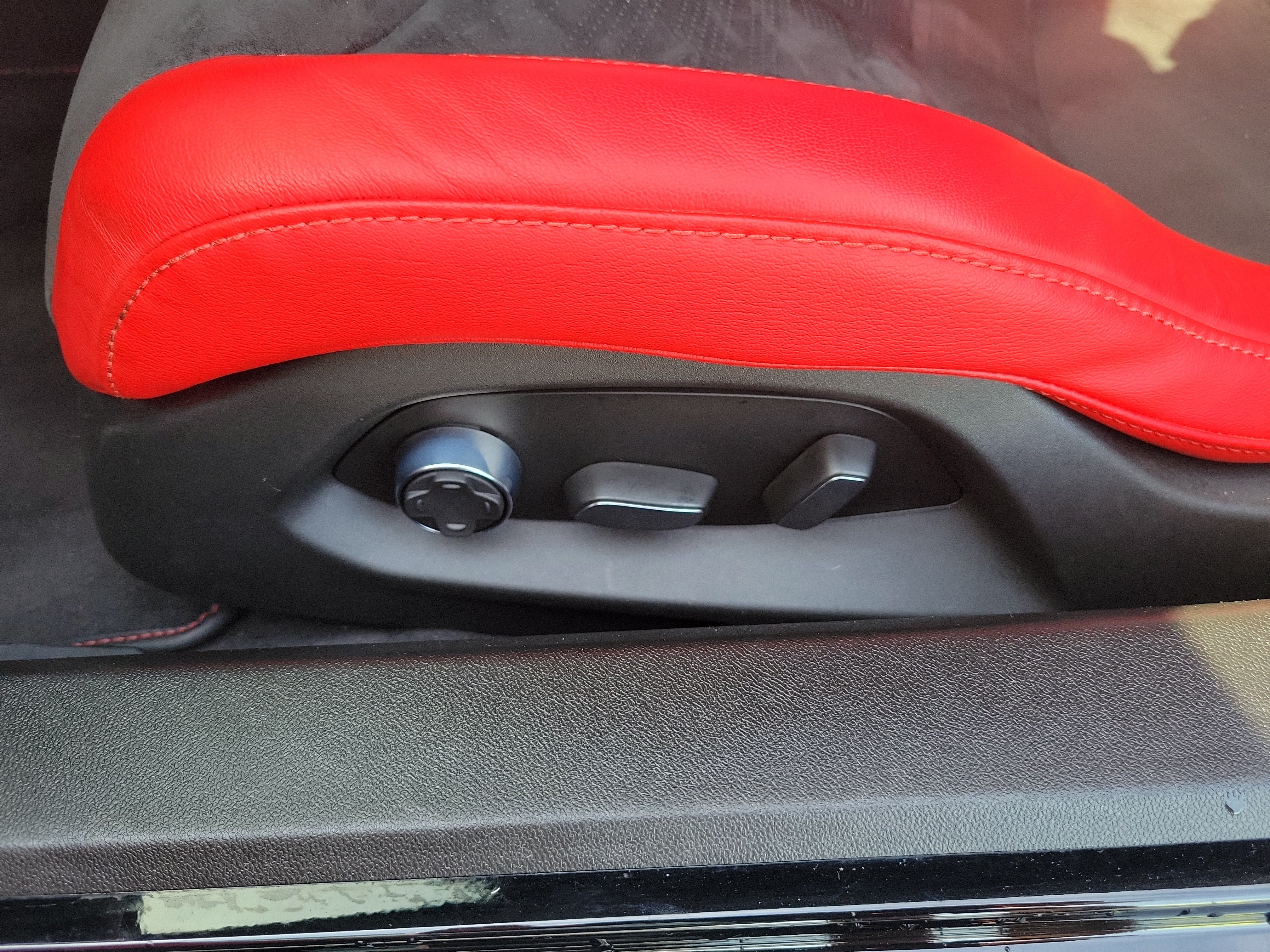 Used 2025 Chevrolet Corvette Z06 RWD image 10