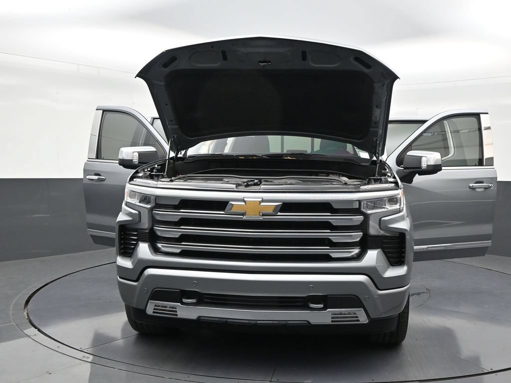 Used 2024 Chevrolet Silverado 1500 High Country w/ High Country Premium Package AWD/4WD image 33