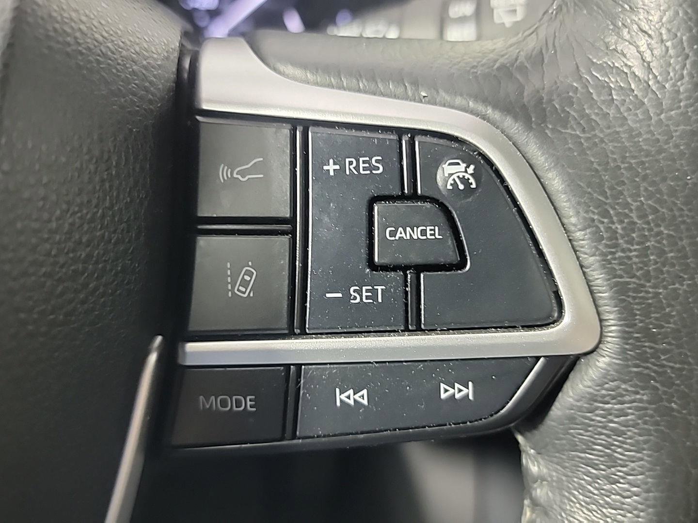 Used 2022 Toyota Sienna XLE w/ XLE Plus Package image 26