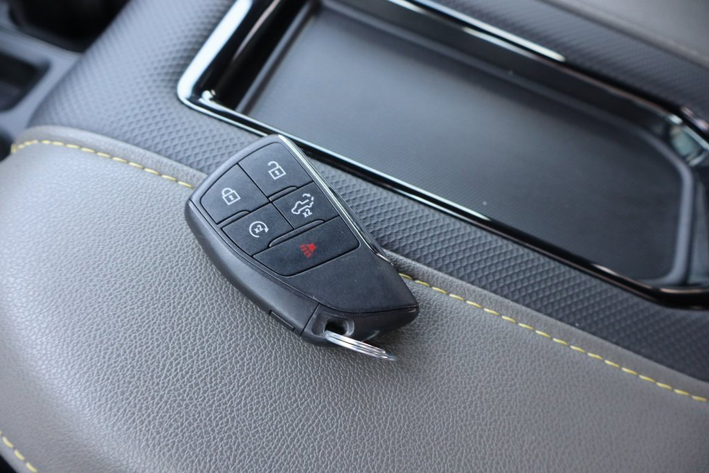 Used 2022 Chevrolet Silverado 1500 ZR2 w/ Technology Package image 38