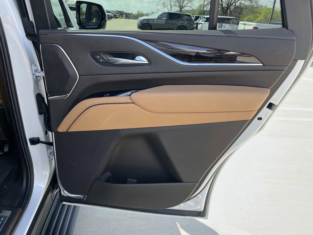 Certified 2024 Cadillac Escalade Premium Luxury w/ Performance Package image 21