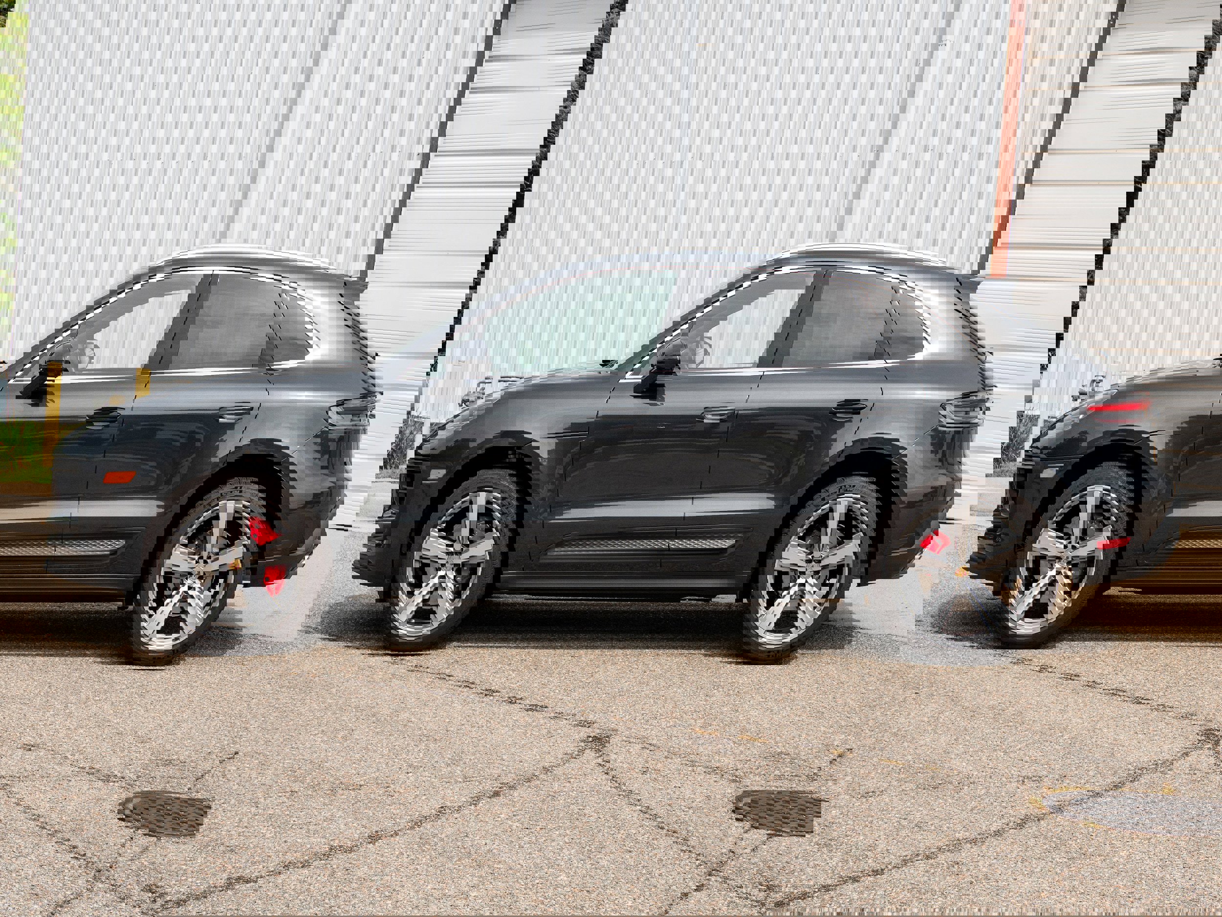 Used 2024 Porsche Macan S image 2