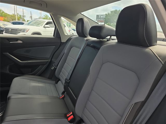 New 2026 Volkswagen Jetta SE FWD image 11