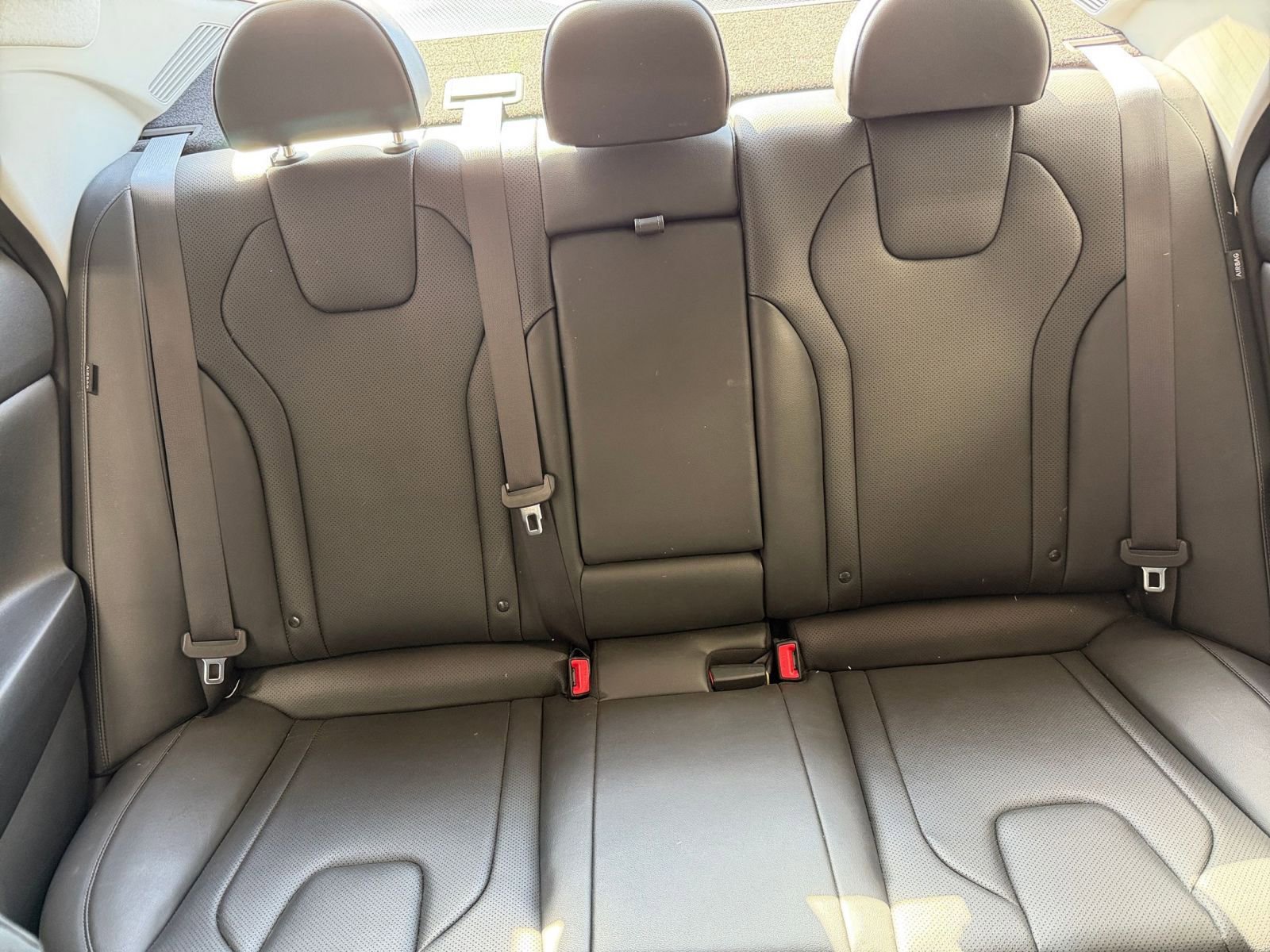 Used 2025 Hyundai Elantra Limited image 40