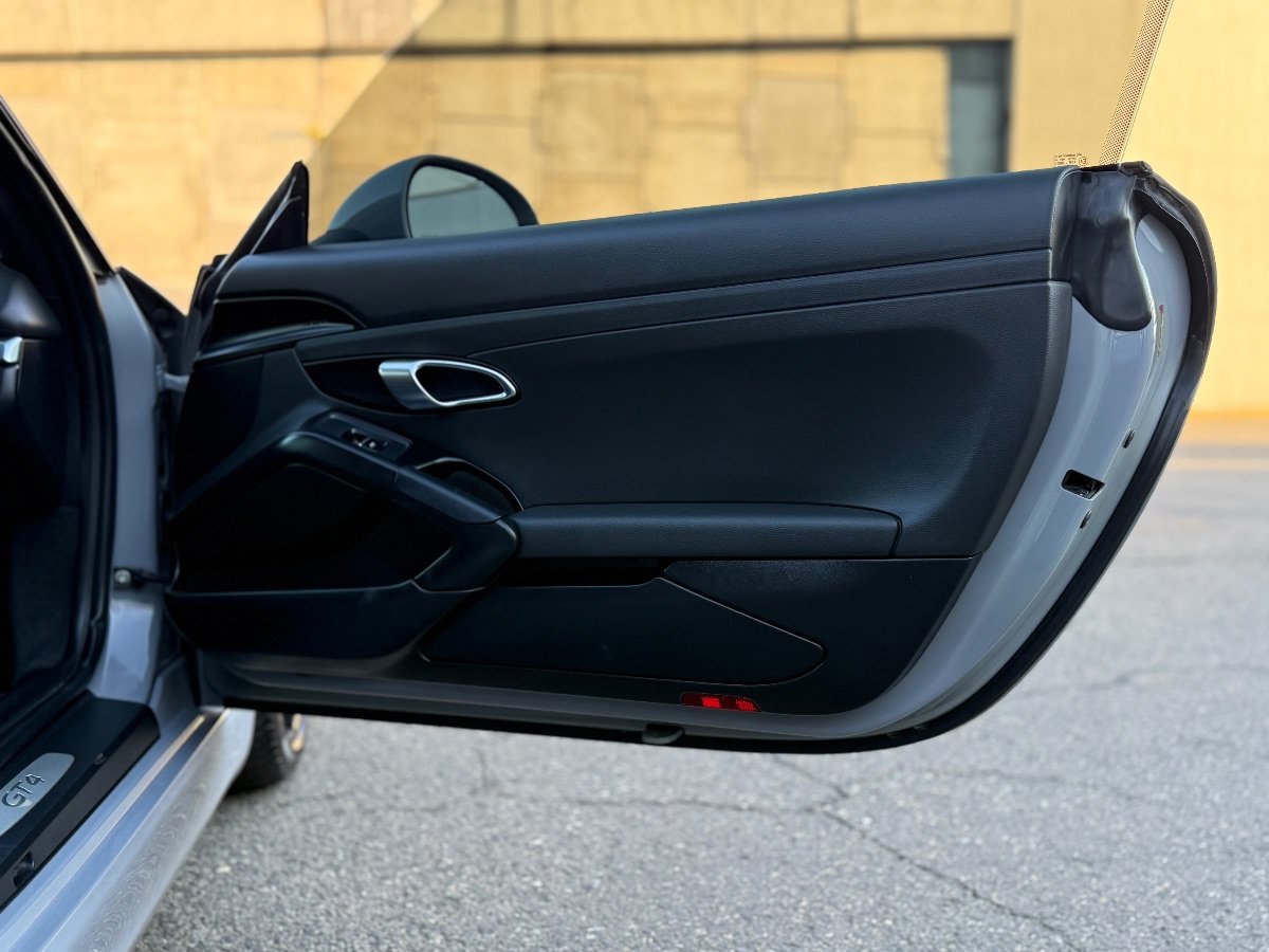 Used 2015 Porsche Cayman RWD image 14