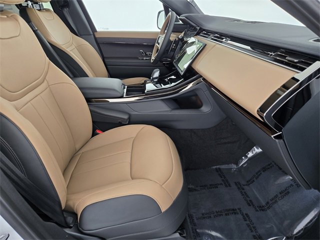 New 2026 Land Rover Range Rover Sport Dynamic SE image 3
