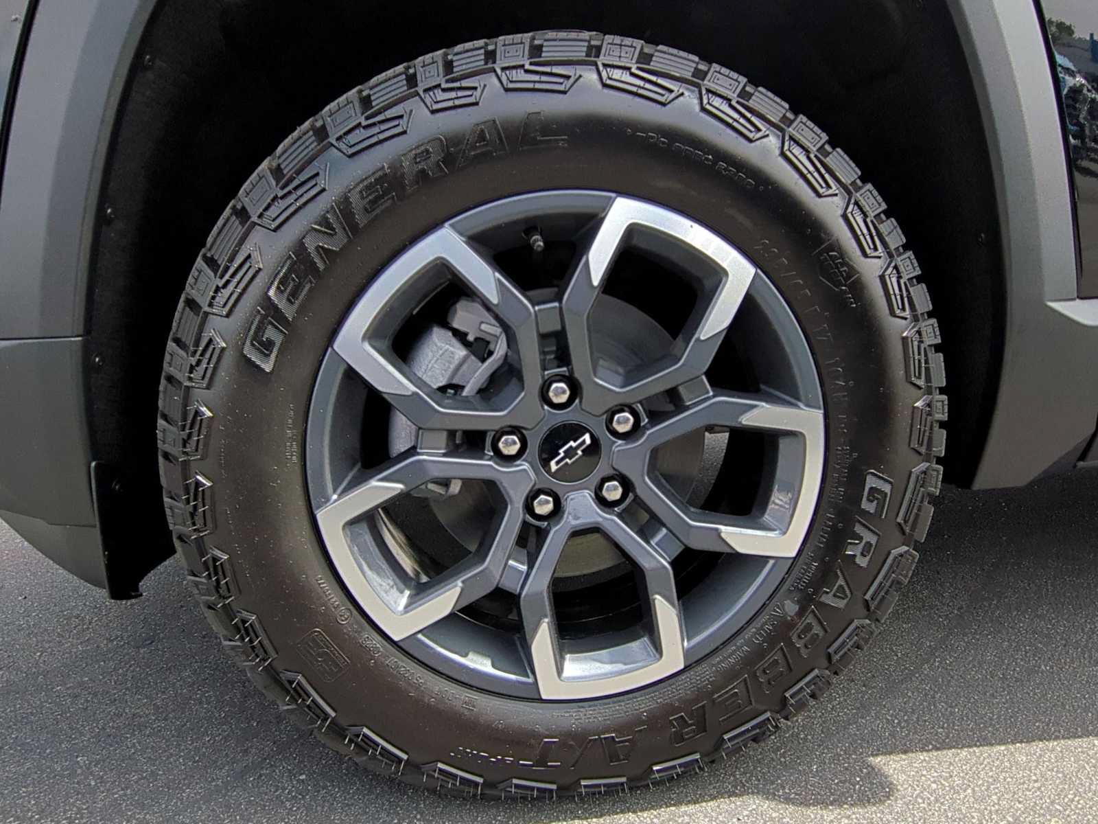 New 2026 Chevrolet Equinox ACTIV FWD image 29