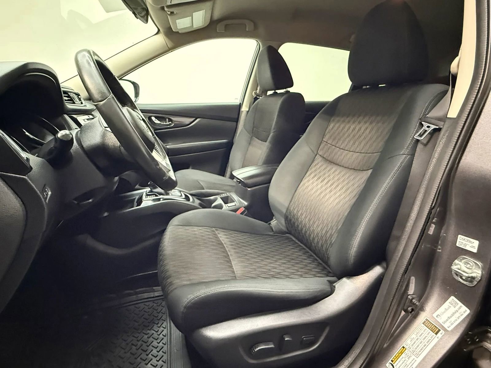 Used 2018 Nissan Rogue SV image 13