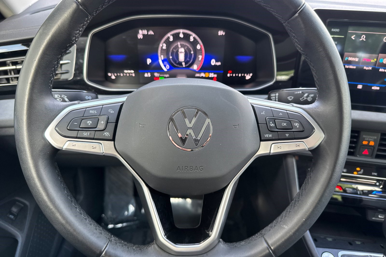 Used 2025 Volkswagen Jetta SE FWD image 17