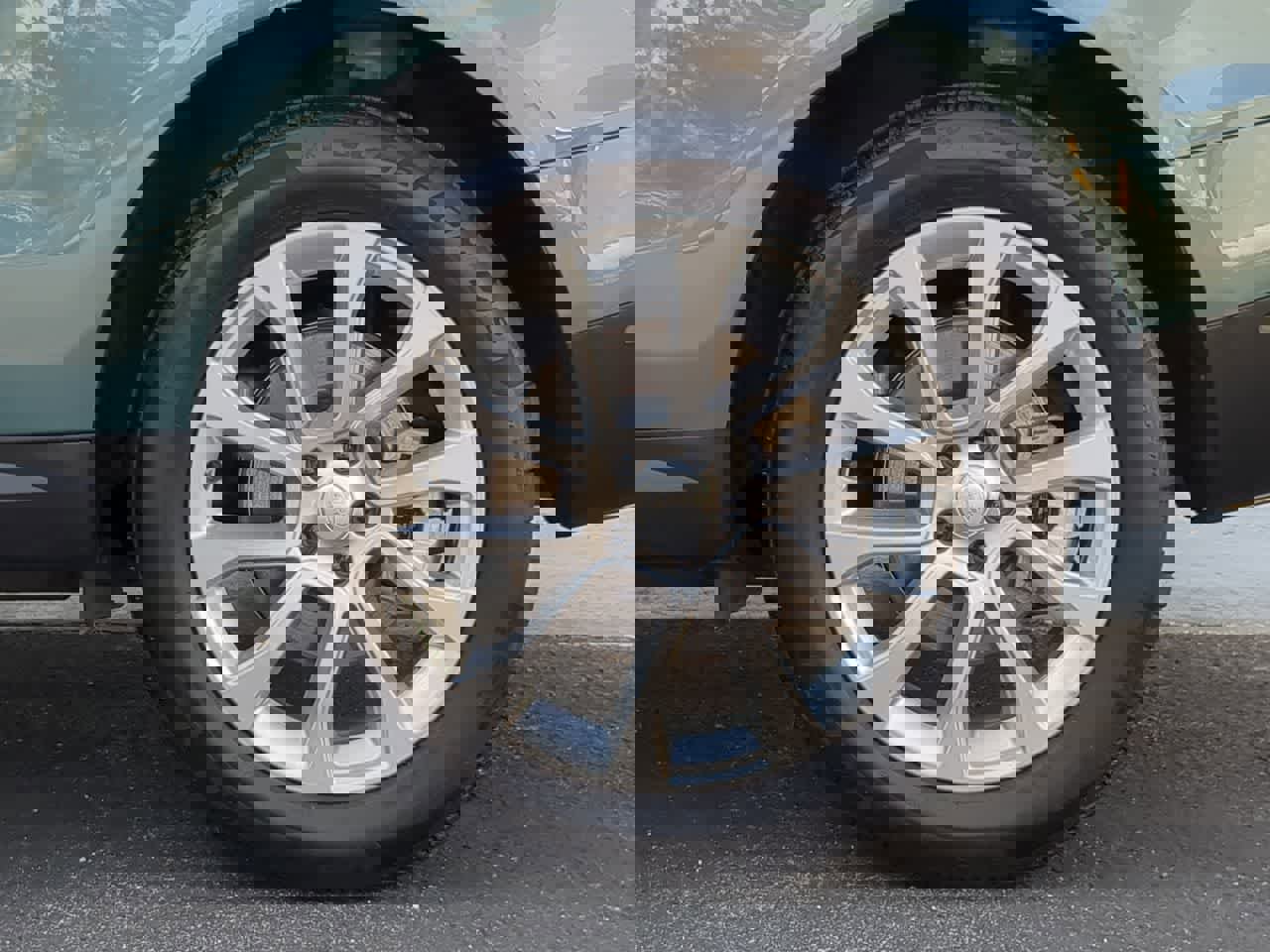 Used 2025 Land Rover Range Rover Sport SE image 13