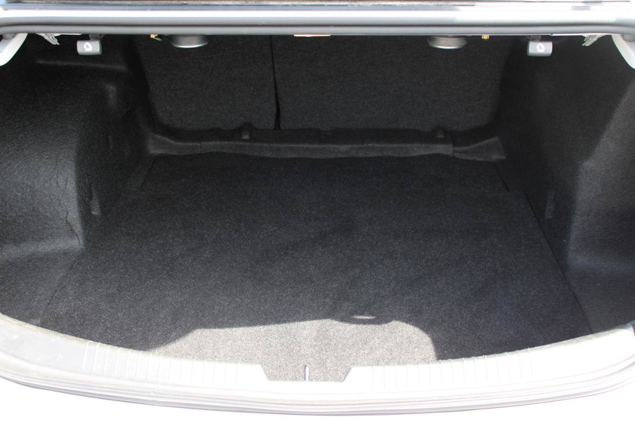 Used 2024 Chevrolet Malibu LT FWD image 9