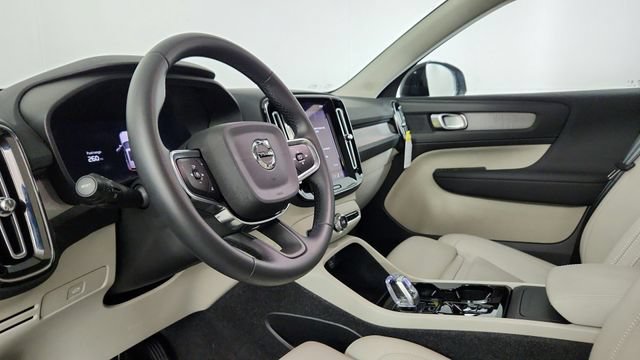 Certified 2026 Volvo XC40 B5 Plus w/ Protection Package Premier AWD/4WD image 26