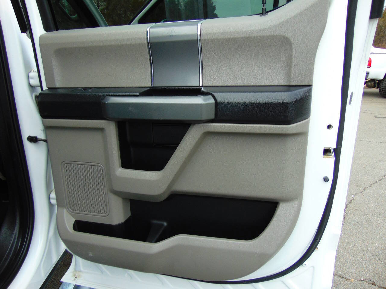 Used 2017 Ford F250 XLT w/ XLT Premium Package image 42