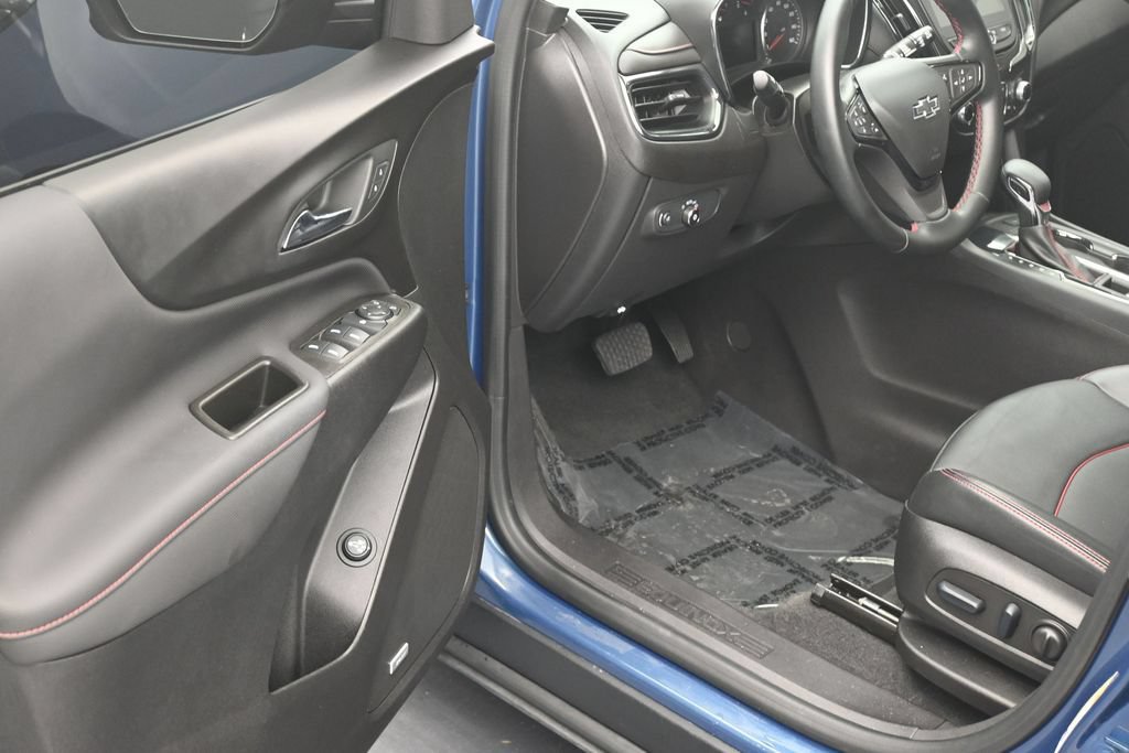 Used 2024 Chevrolet Equinox RS w/ RS Leather Package FWD image 10