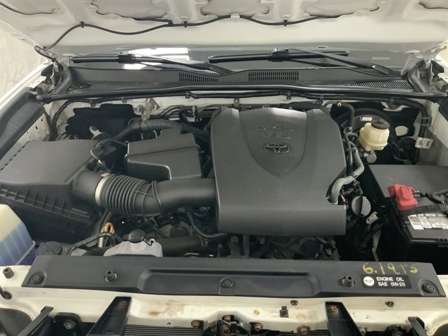 Used 2017 Toyota Tacoma SR5 w/ Tow Package AWD/4WD image 10