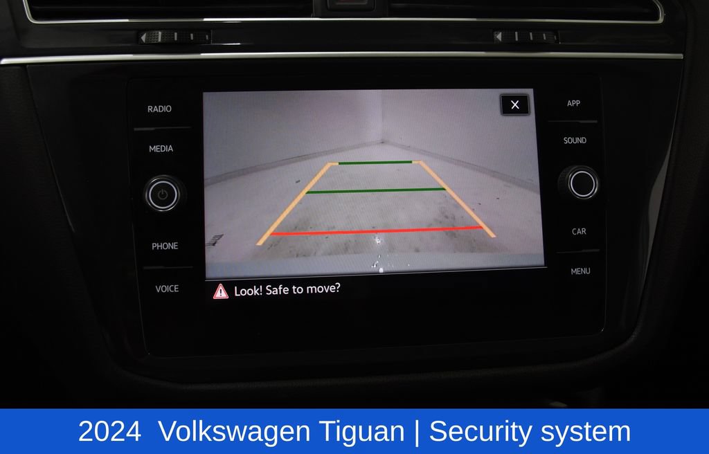 Used 2024 Volkswagen Tiguan SE AWD/4WD image 20