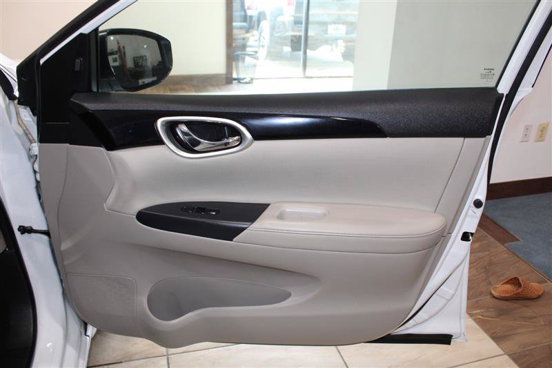Used 2016 Nissan Sentra SV w/ Driver's Assist Package FWD image 33