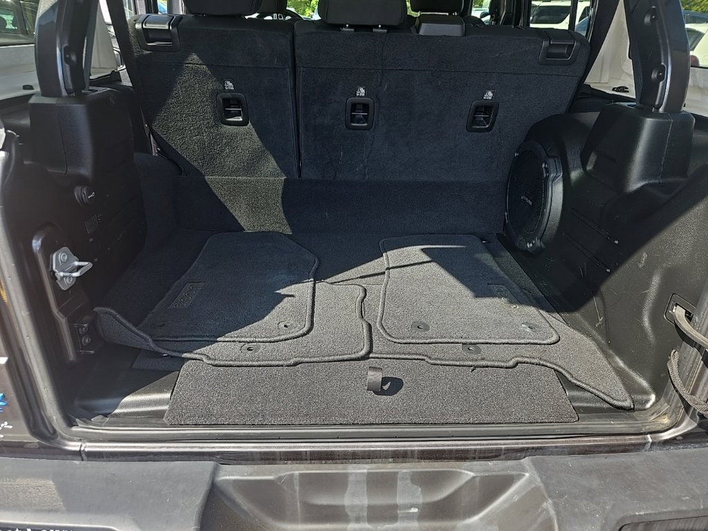 Used 2022 Jeep Wrangler Unlimited Rubicon 4xe AWD/4WD image 13