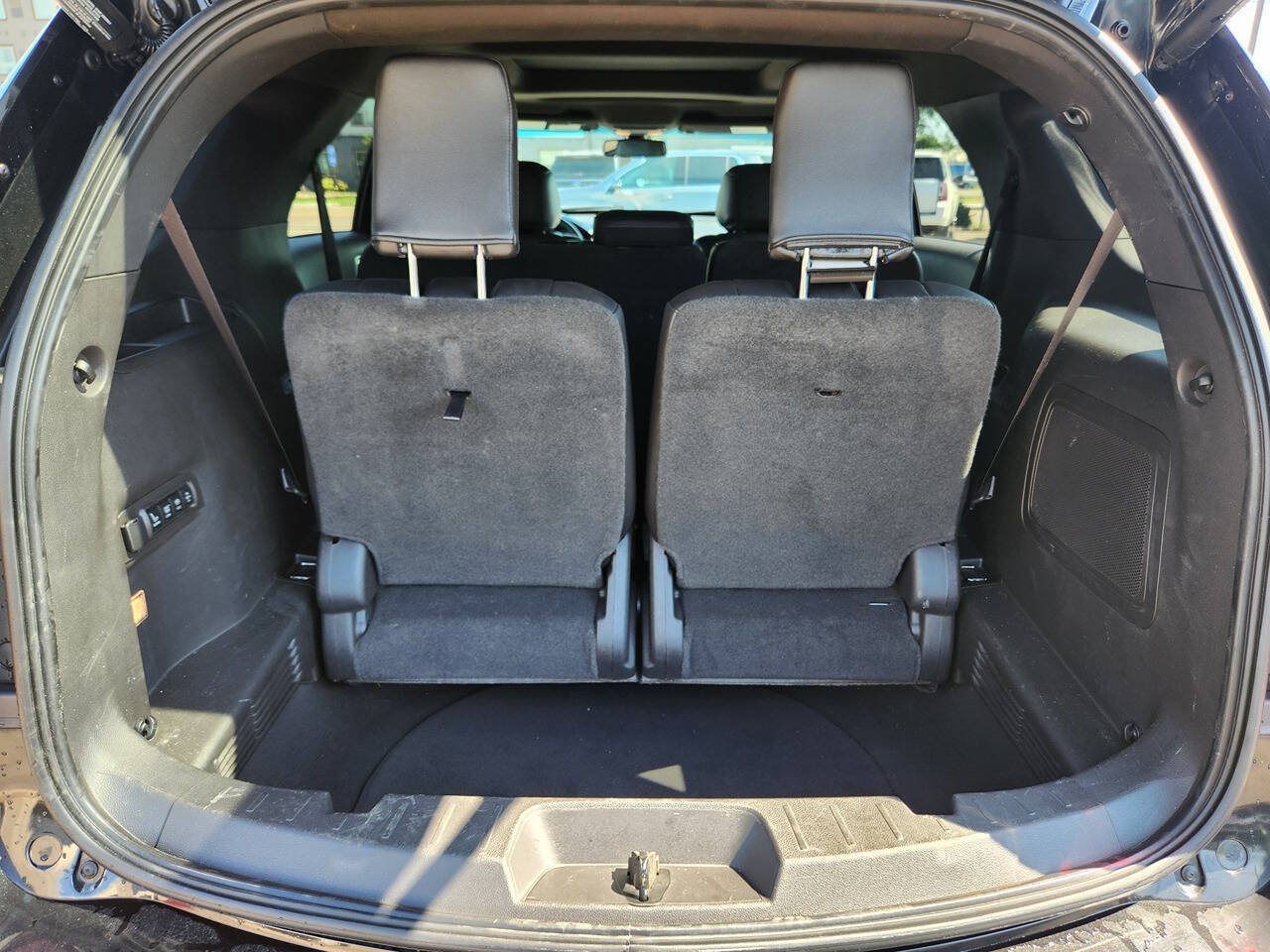 Used 2015 Ford Explorer Limited w/ Equipment Group 302A AWD/4WD image 28