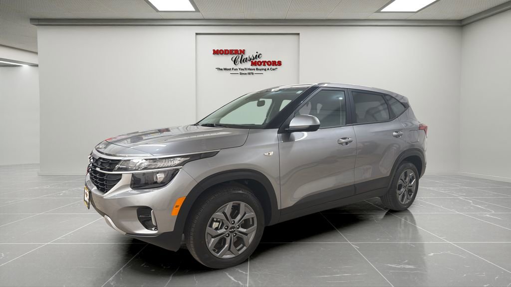 Used 2026 Kia Seltos LX AWD/4WD image 3