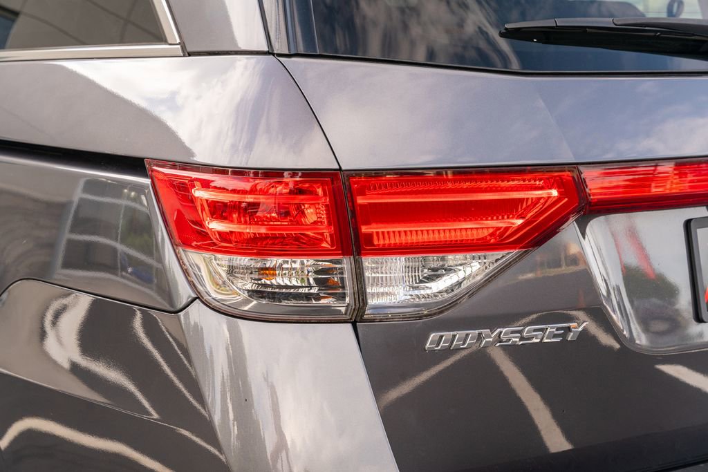 Used 2016 Honda Odyssey Touring Elite image 17
