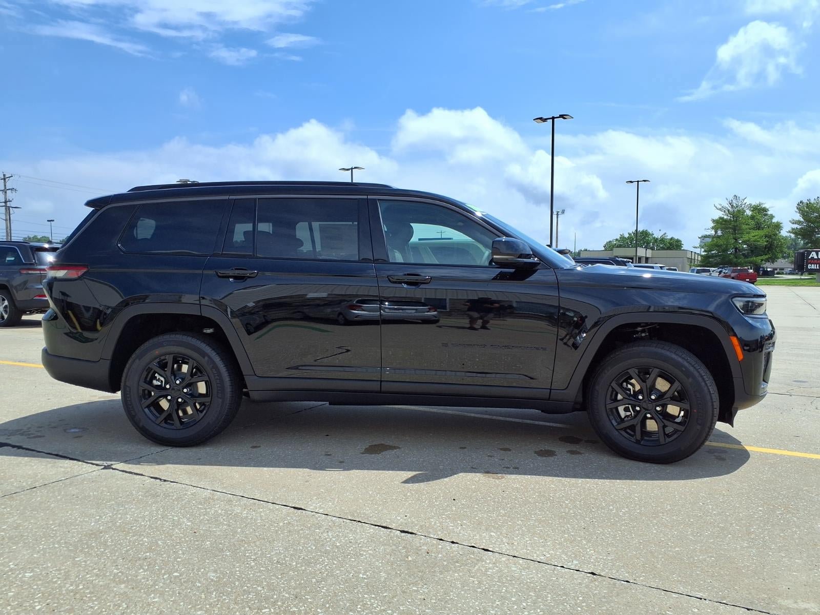 New 2026 Jeep Grand Cherokee L 4WD image 27