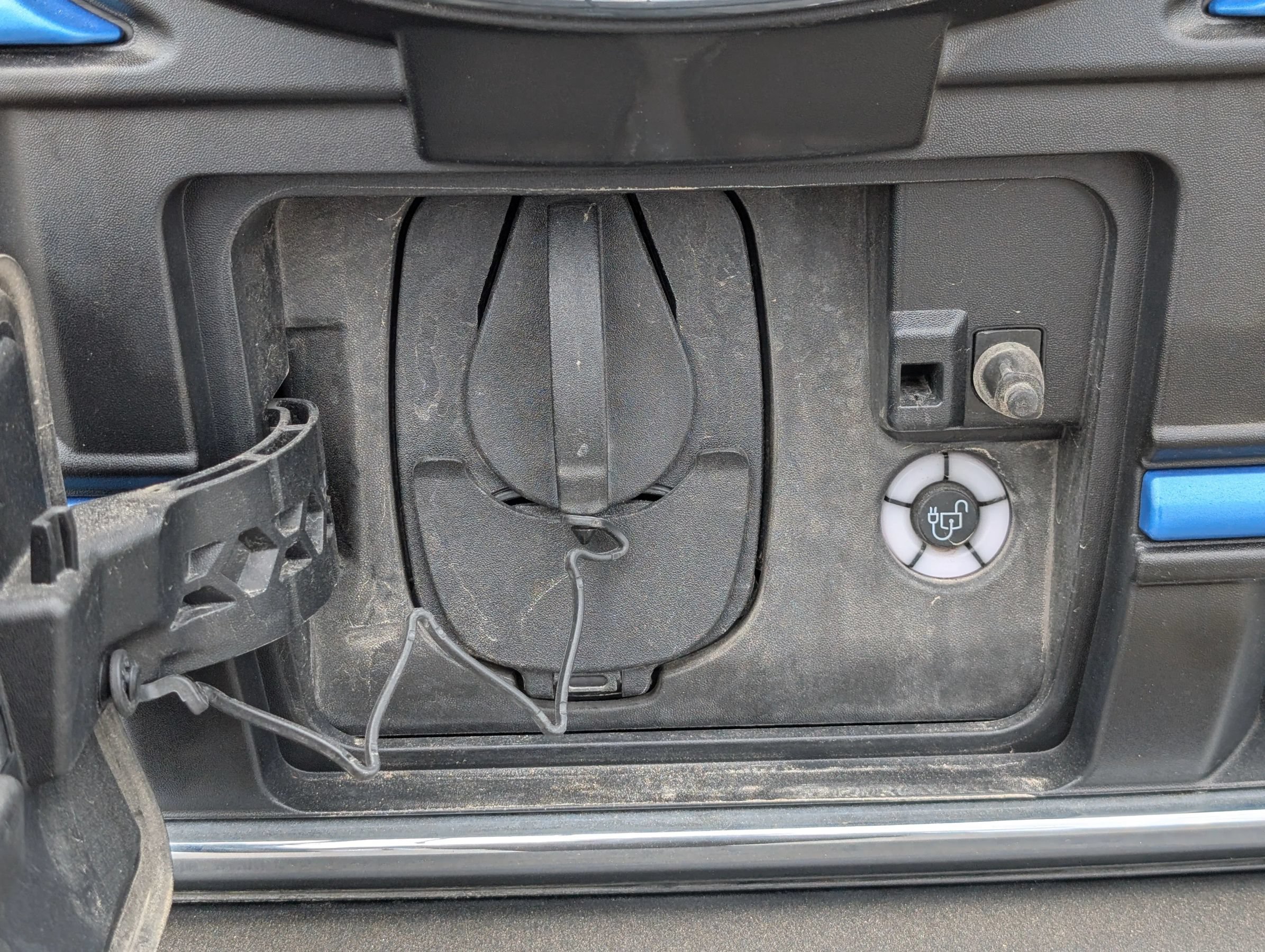 Used 2023 Ford E-Transit Medium Roof RWD image 4