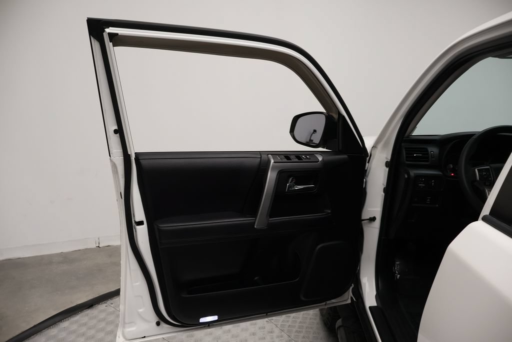 Used 2019 Toyota 4Runner SR5 Premium RWD image 16