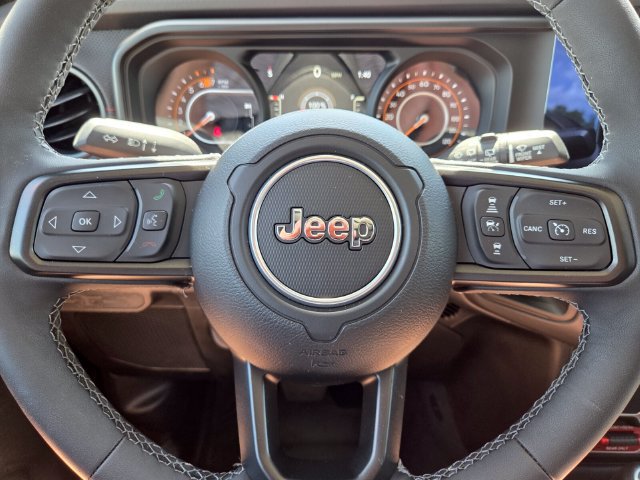 Certified 2025 Jeep Wrangler Unlimited Rubicon w/ XTREMEE 35" Tire Package AWD/4WD image 31