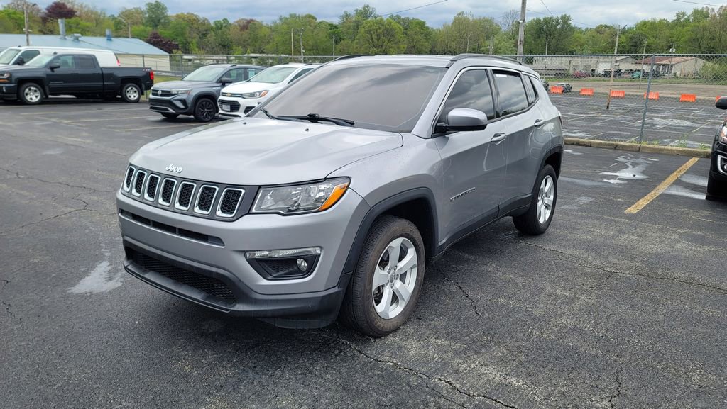 Used 2020 Jeep Compass Latitude w/ Cold Weather Group AWD/4WD image 2
