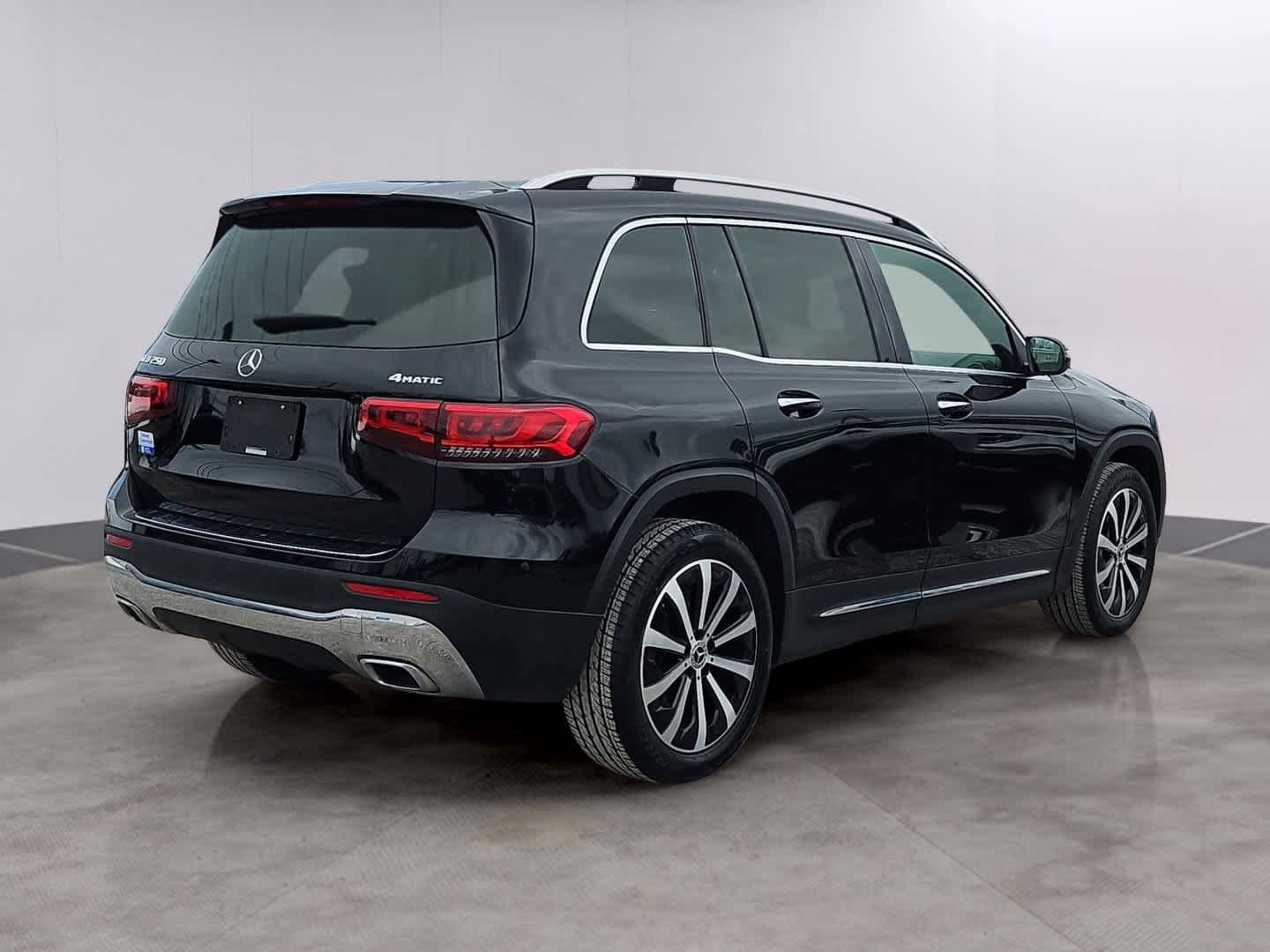 Used 2022 Mercedes-Benz GLB 250 4MATIC image 4
