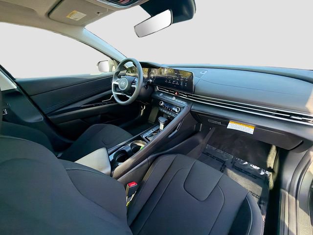 Certified 2025 Hyundai Elantra SEL FWD image 26