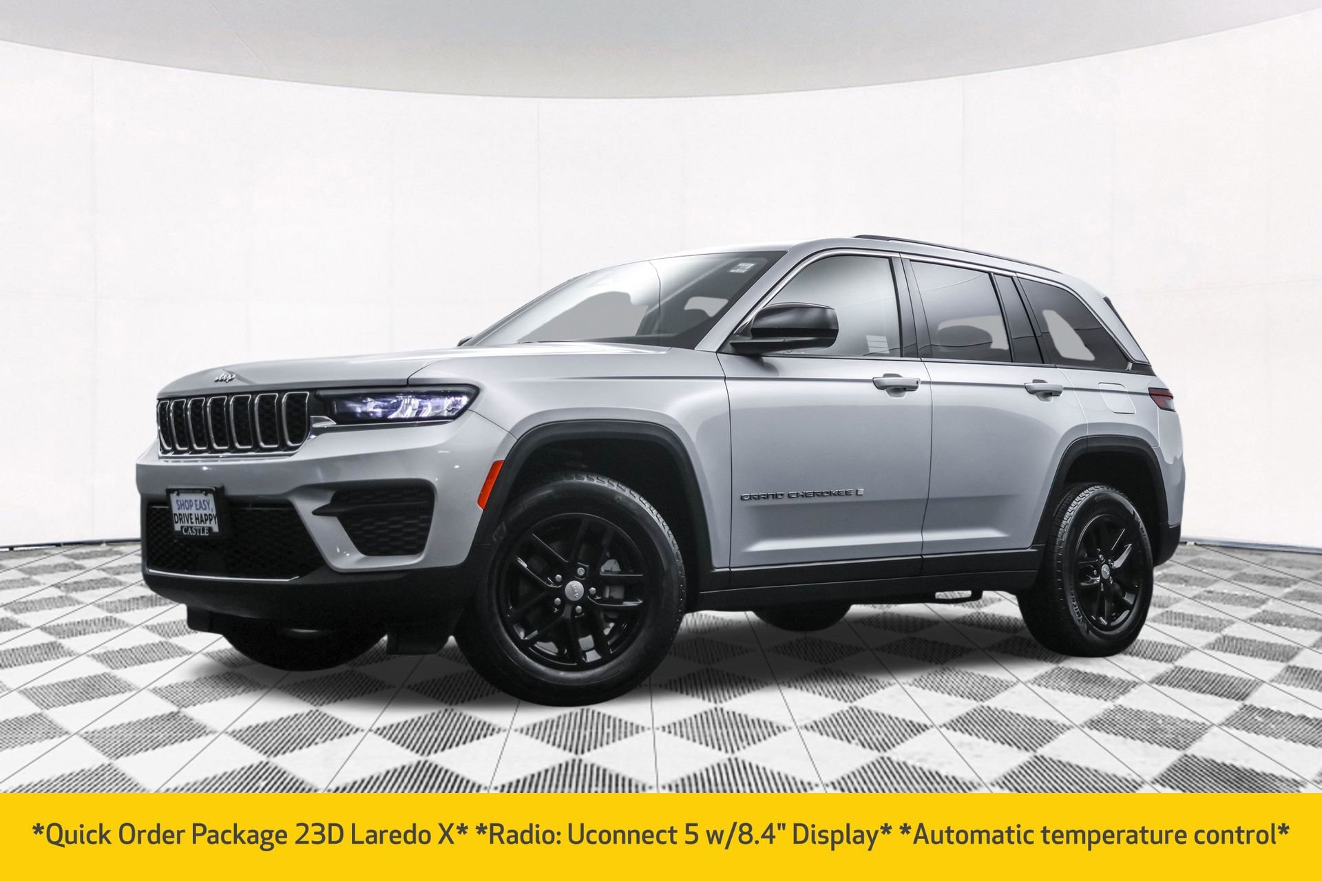 Used 2023 Jeep Grand Cherokee Laredo X image 2