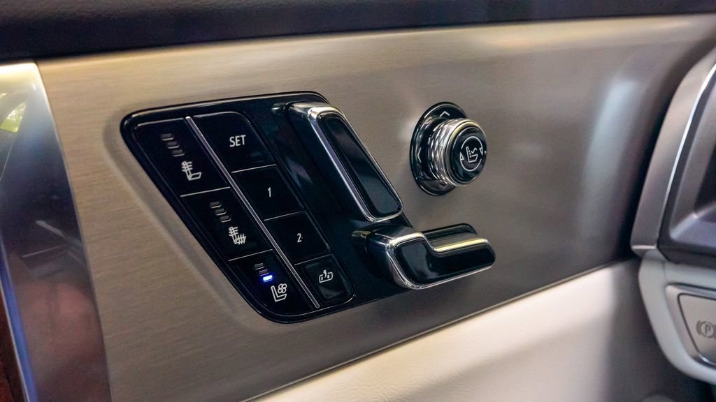 Used 2026 Cadillac Vistiq Luxury image 17