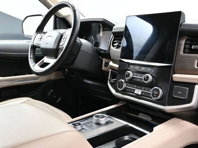 Used 2024 Ford Expedition Max Limited image 13